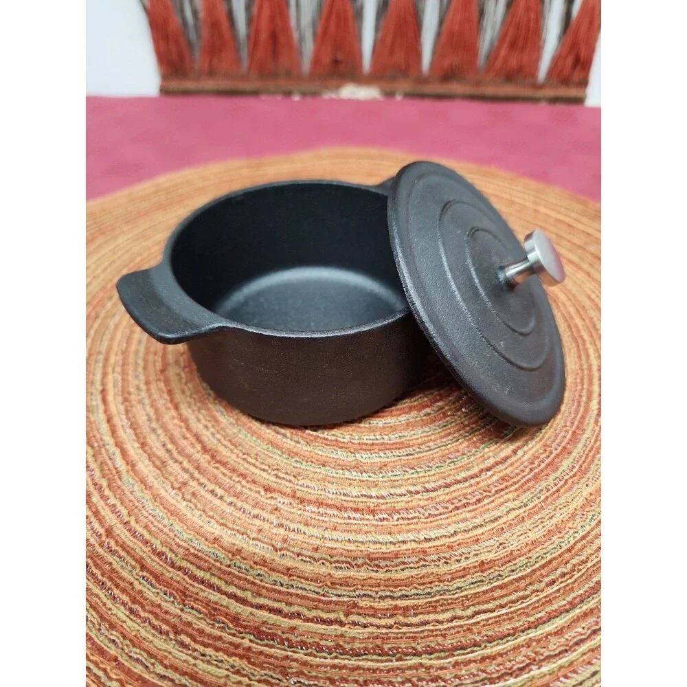 Food Network Cast Iron Cocotte/Mini Dutch Oven Pre Seasoned 8 Oz. 0 New No Box